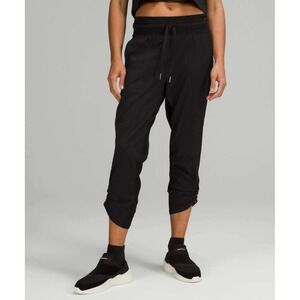 Lululemon Dance‎ Studio Mid Rise Crop 20" Black Athletic Pants Women's Size 2